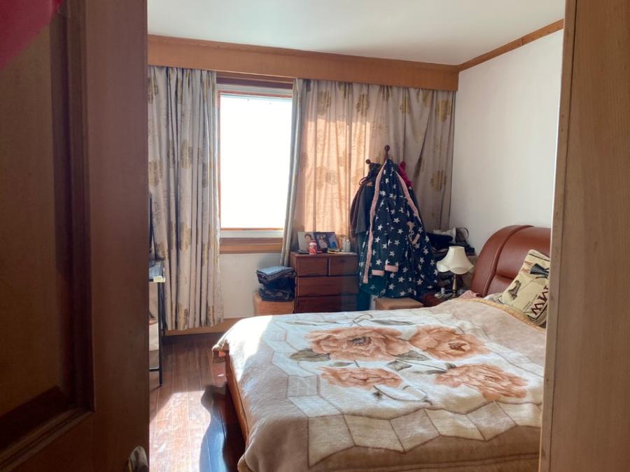 上海市普陀区绿翡翠家园33栋5F 