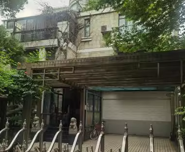 上海市松江区上海诗林九亭镇14栋 