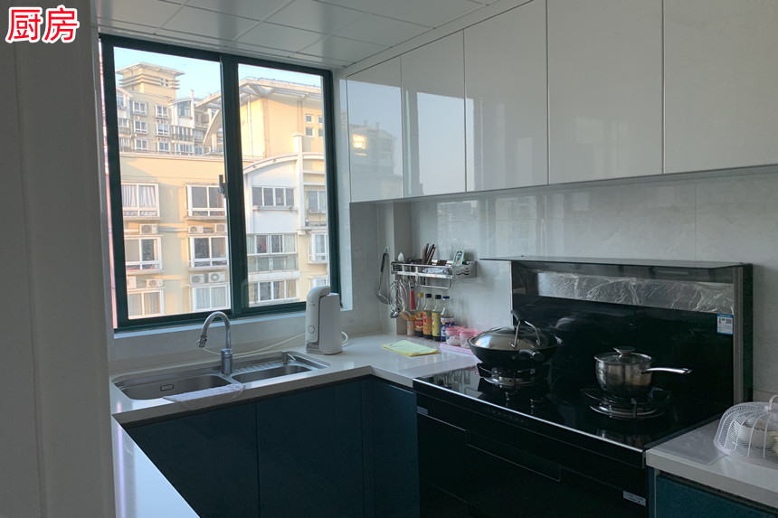 上海市杨浦区明丰阳光苑45栋10F及不可移动的装潢 