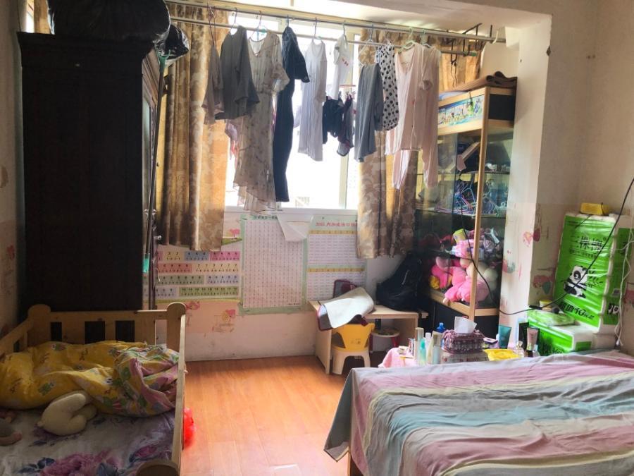 上海市静安区汾西路400弄19栋3F 