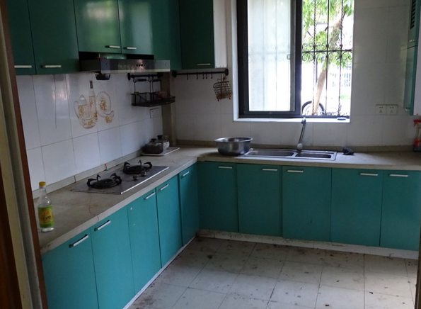 上海市宝山区馨佳园十街坊3栋1F 