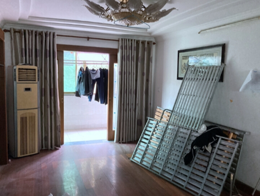 上海市奉贤区百富苑5栋2F 