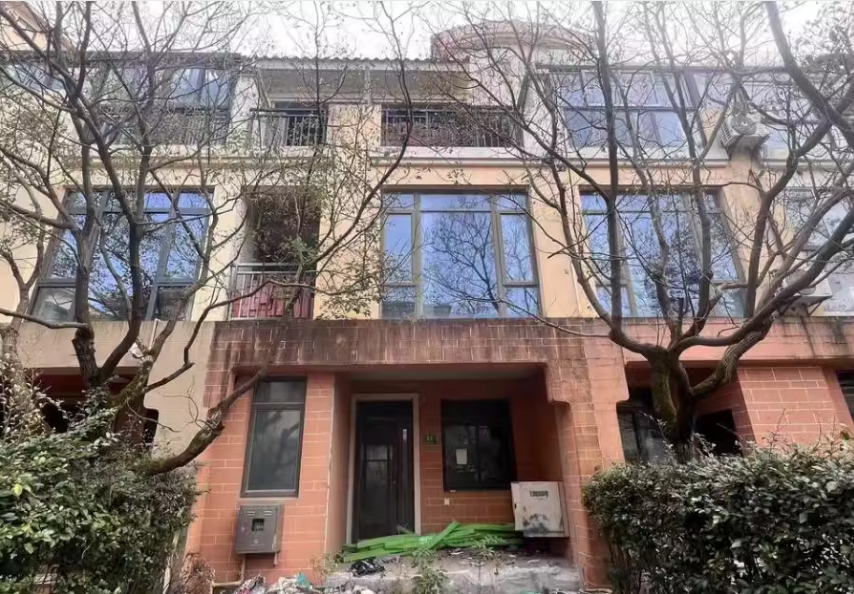 上海市奉贤区佳兆业珊瑚湾海湾镇65栋 