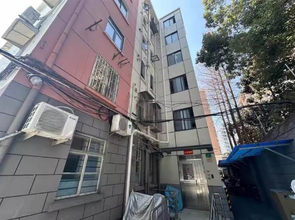 上海市静安区柳营路629弄小区1栋3F 