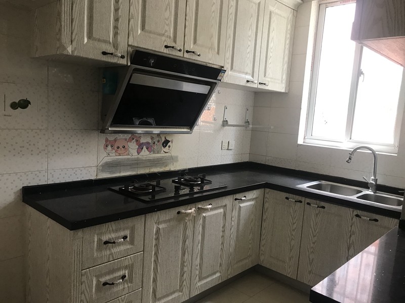 上海市静安区玉峰花园31栋1F 