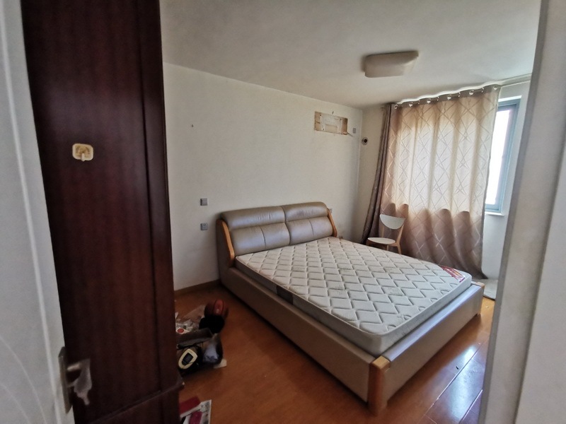 上海市松江区人乐三村23栋4F 