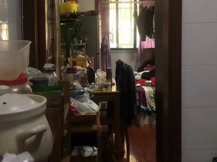 上海市徐汇区汇成五村23号202室 