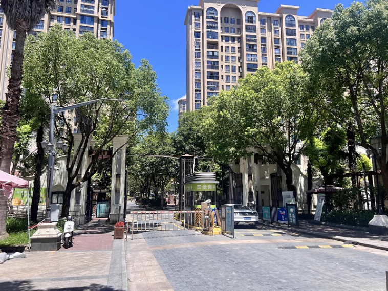 上海市浦东新区环球翡翠湾花园167栋11F 