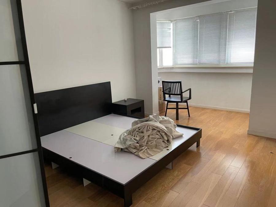 上海市静安区金叶公寓85栋13F 