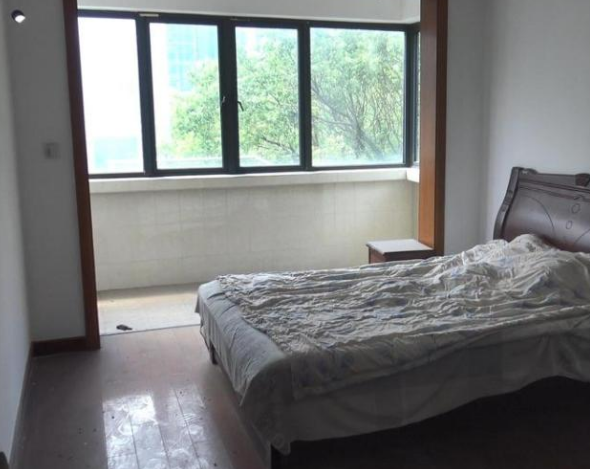 上海市奉贤区紫竹苑12栋4F 