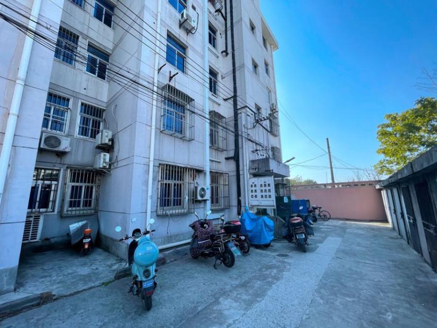 上海市青浦区盈港新村6栋2F 