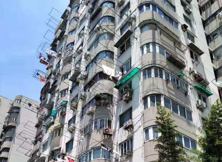 上海市静安区幸福第一公寓1栋3F 