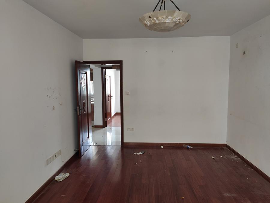 上海市杨浦区双花公寓4栋8F 