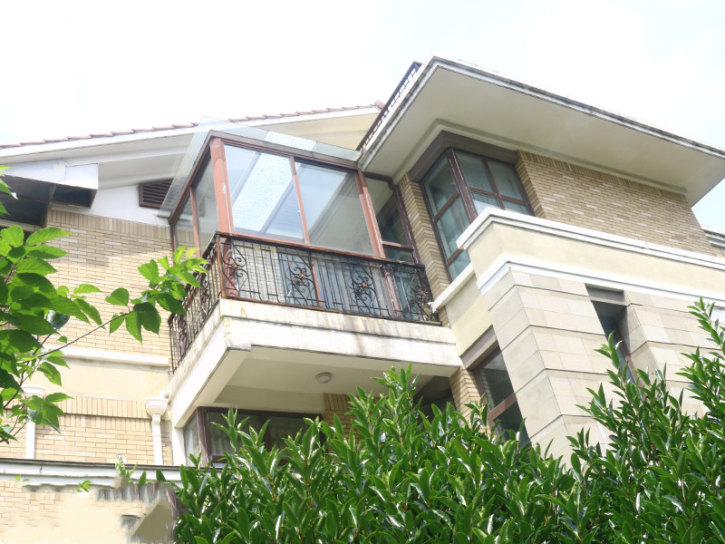 上海市松江区依云听香园250栋1-3F 