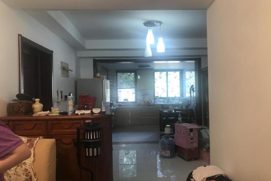 上海市浦东新区滴水湖馨苑98栋1F 