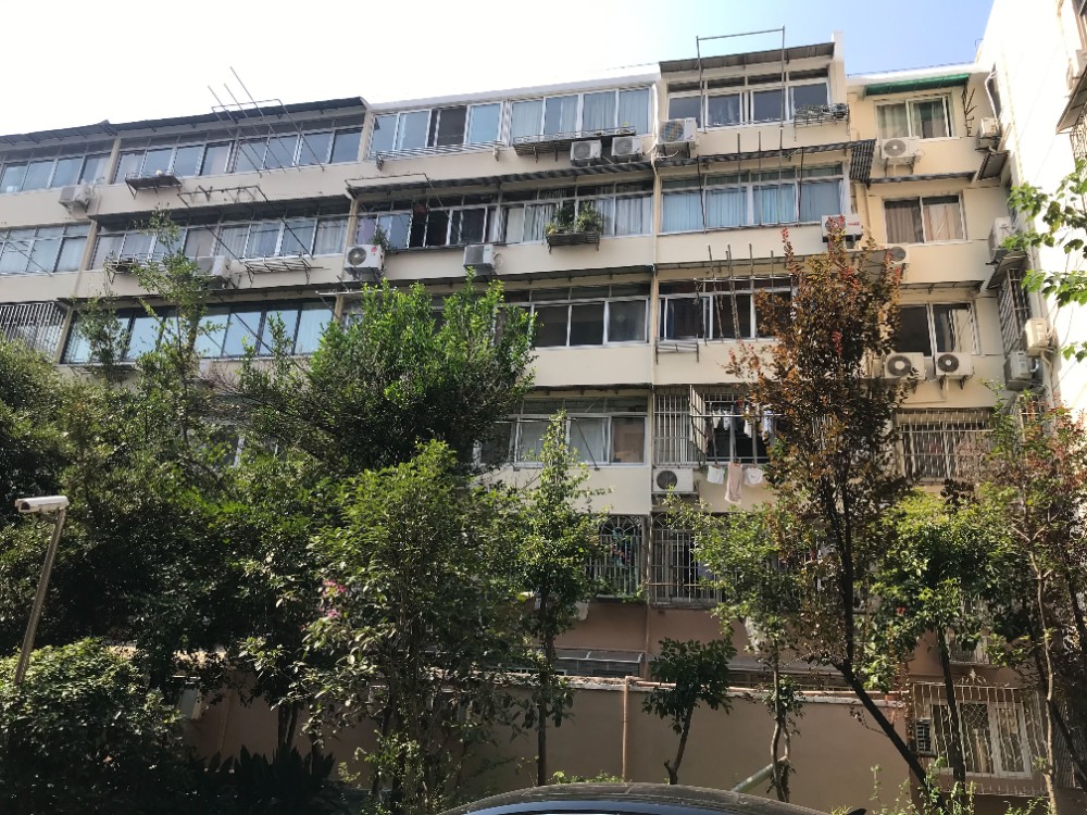 上海市静安区建灵公寓6栋2F 