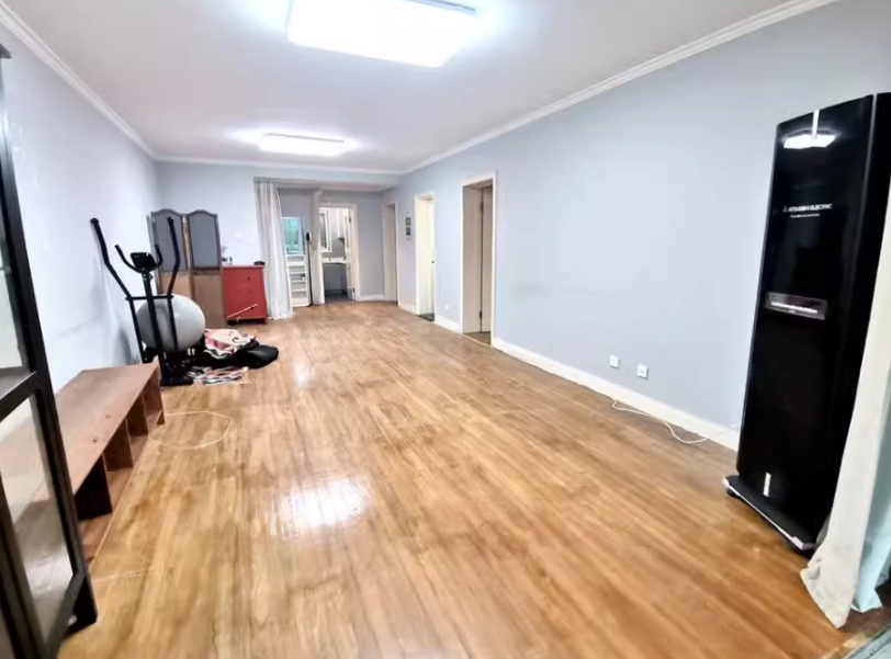 上海市闵行区金坤花园15栋2F 