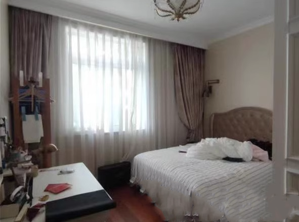 上海市长宁区虹康御华园3栋1F及车库和储物间 