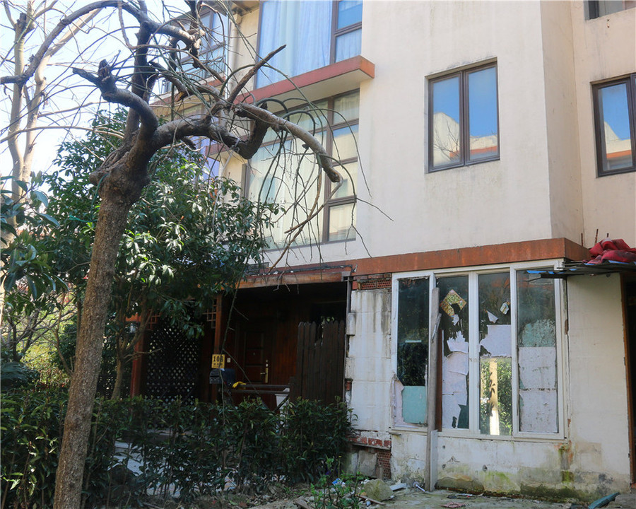 上海市宝山区锦秋花园107栋1-3F 