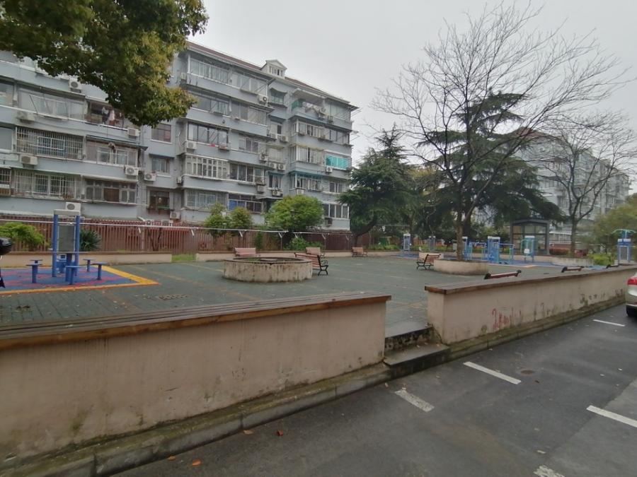 上海市宝山区海滨五村31栋2F 