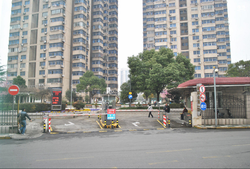 上海市嘉定区桃园公寓285栋2F 