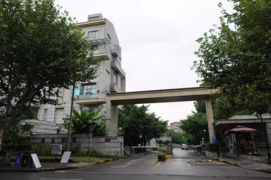 上海市浦东新区汤臣豪庭129栋1F 