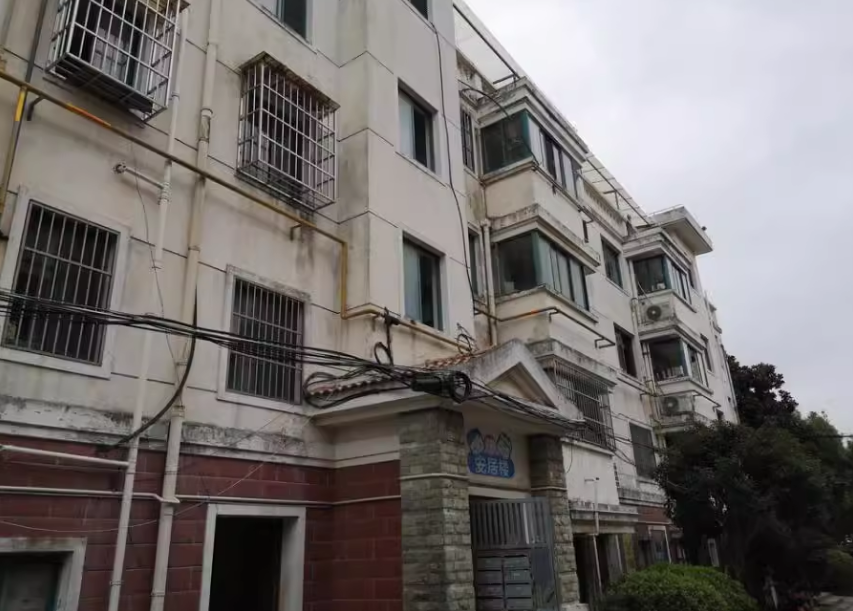 上海市奉贤区胡中小区5栋3F 