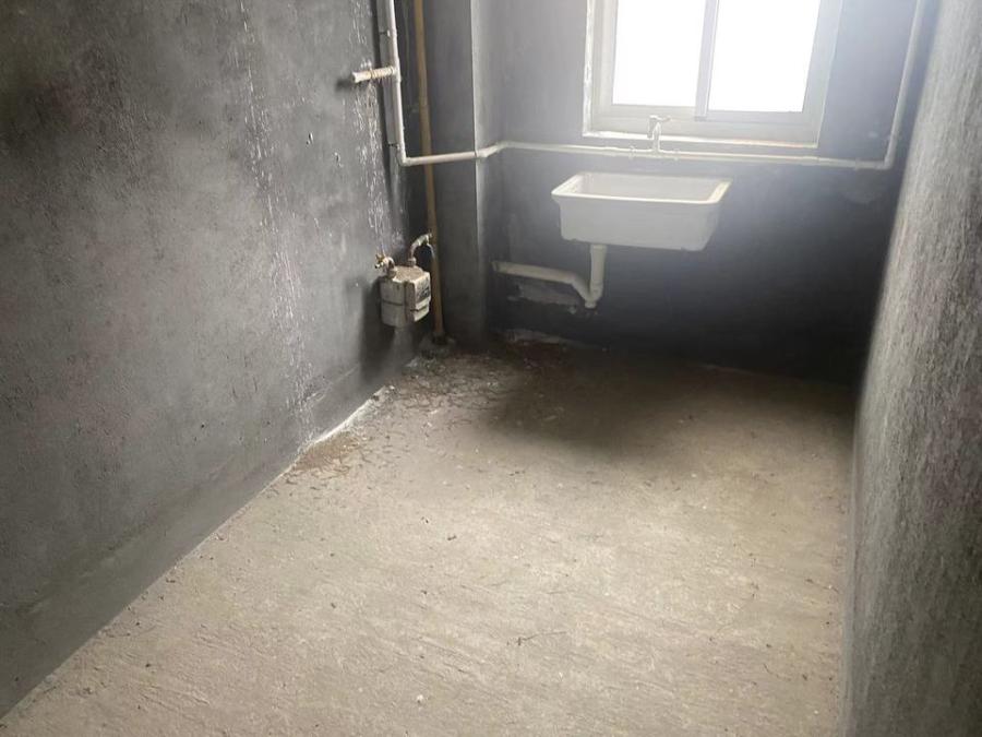 上海市浦东新区绿地临港家园海事小区97栋2F 