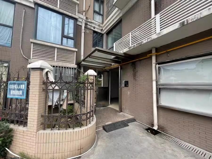 上海市浦东新区南庭阁2栋6F 