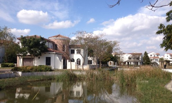 上海市奉贤区阳光海岸120栋 