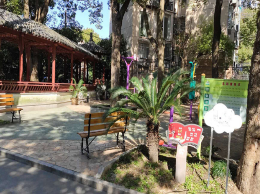 上海市长宁区东湖小区16栋4F 