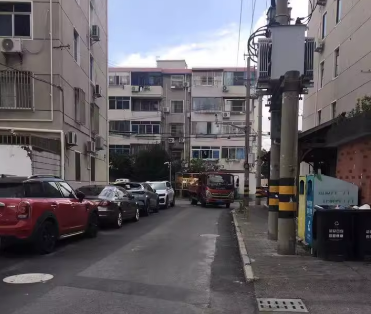 上海市宝山区东西巷街79弄小区7栋1F 