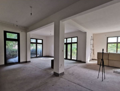 上海市浦东新区阳光花城33栋及车位 