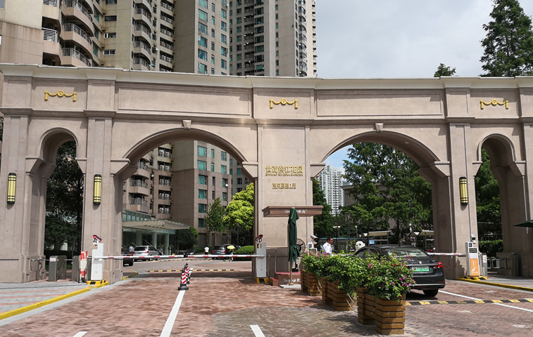 上海市浦东新区世茂滨江花园7栋52D以及地下车库 