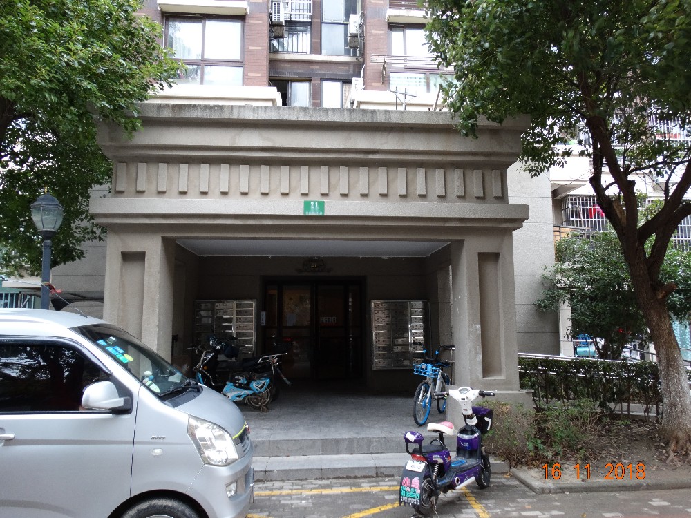 上海市金山区绿地玲珑寓21栋7F 