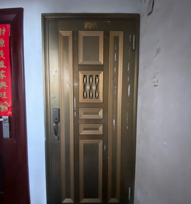 上海市虹口区梅福花苑3栋2F 