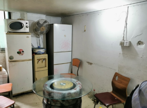 上海市宝山区嘉骏香山苑通南路364栋1F 