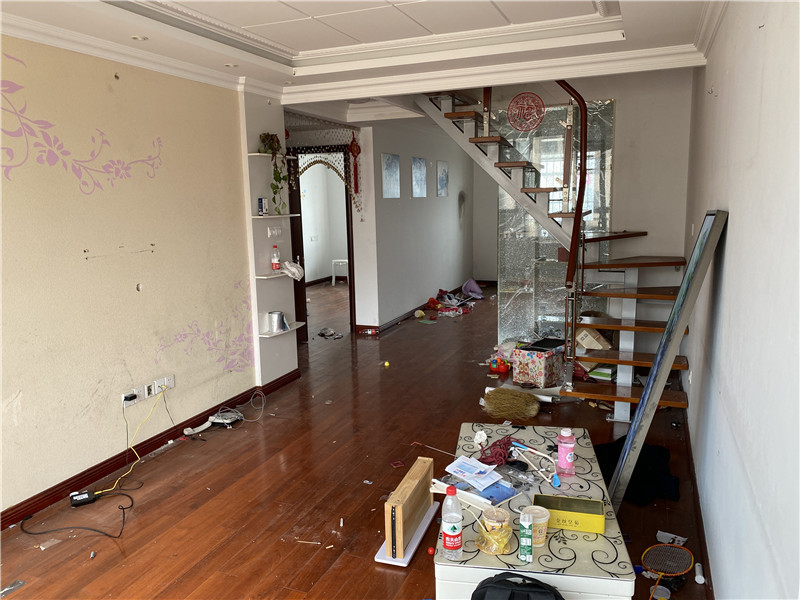 上海市松江区明中龙祥家园72栋16F 