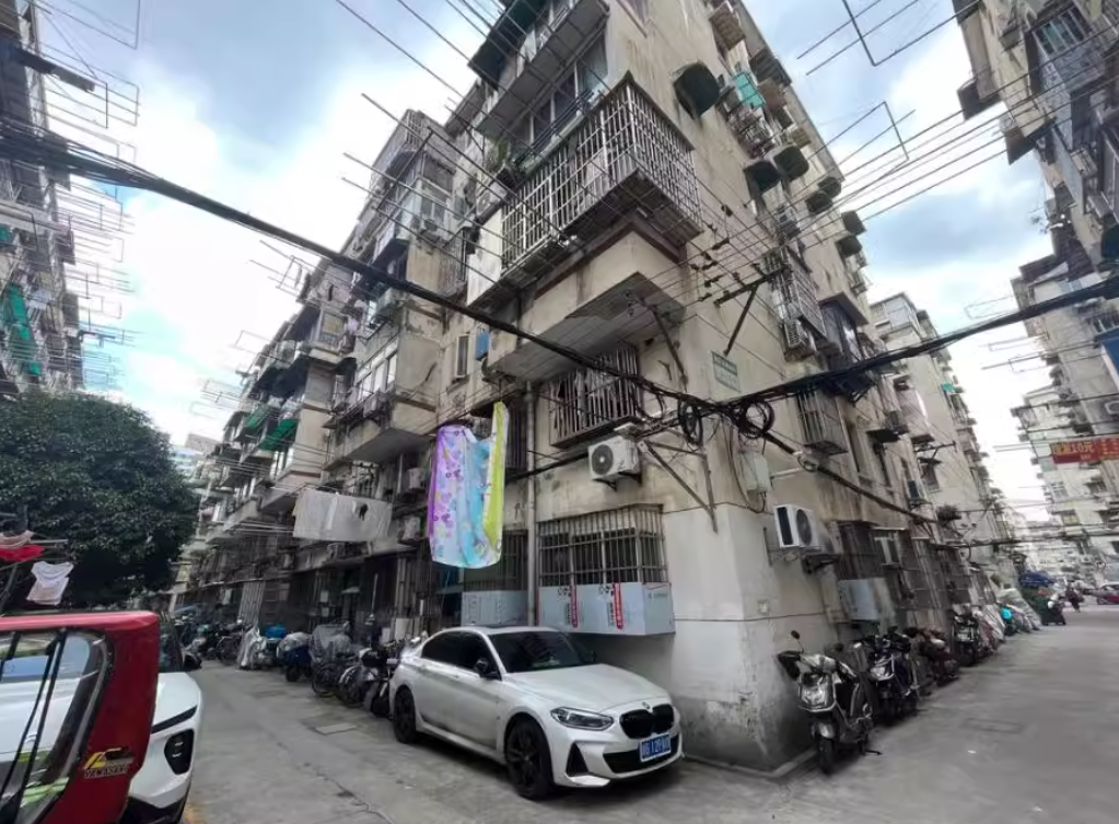 上海市杨浦区双辽新村15栋6F共2套 