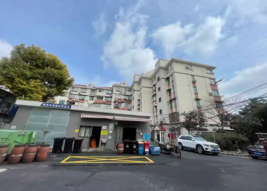 上海市长宁区新泾七村41栋2F 