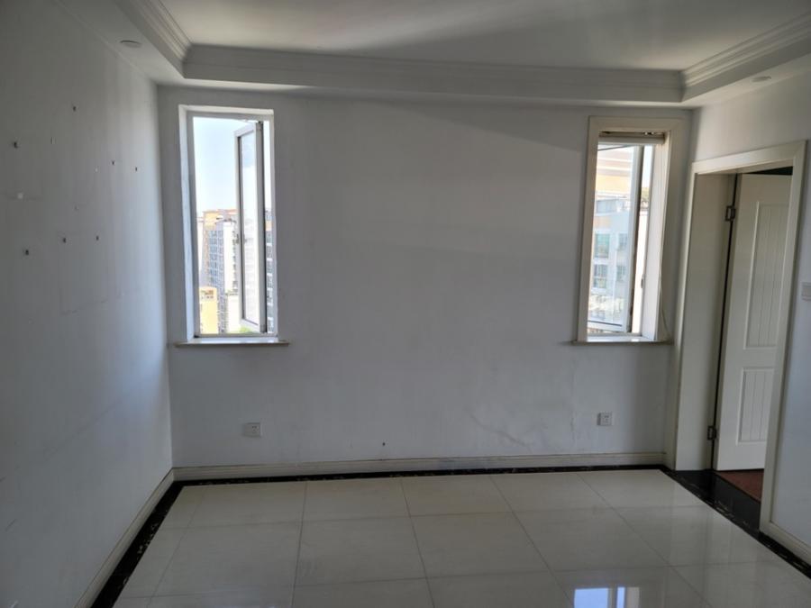 上海市静安区龙盛佳苑2栋14F 