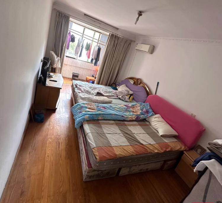 上海市奉贤区古华新村321栋2F 