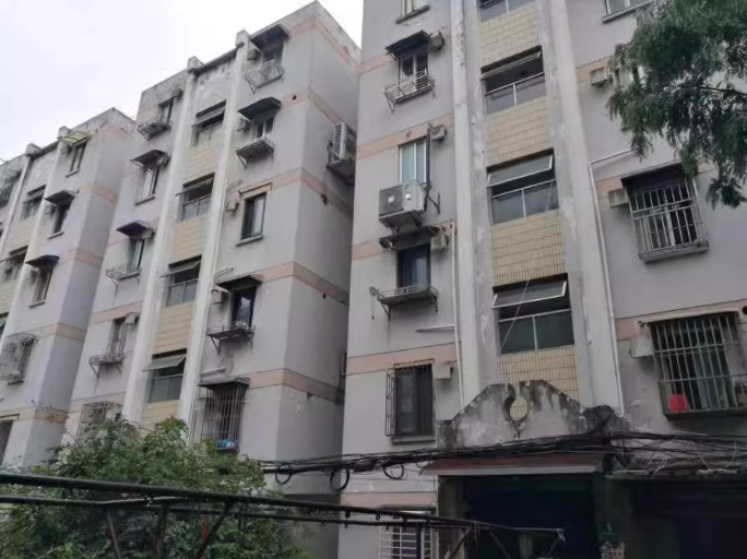 上海市虹口区虹口花苑5栋2F 