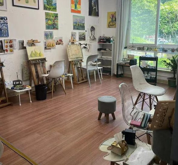 上海市浦东新区陆家嘴花园23栋1F 