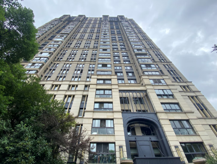 上海市嘉定区华润中央公寓9栋21F及室内家具、电器 