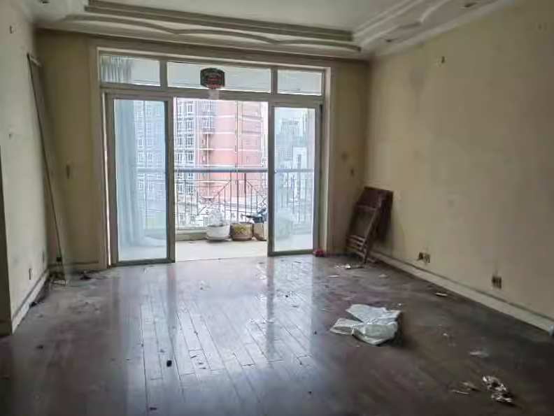 上海市虹口区华虹公寓5栋8F 