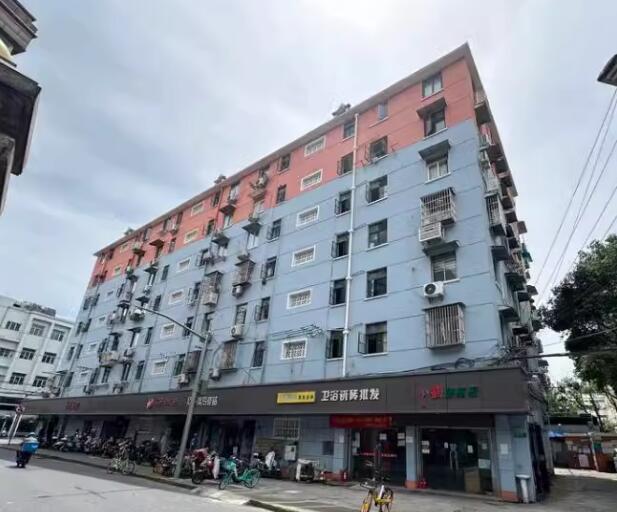 上海市杨浦区唐山路1380弄小区1栋1F 