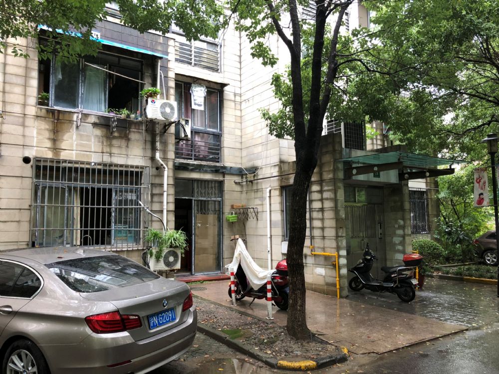 上海市松江区丽水豪庭42栋4F 