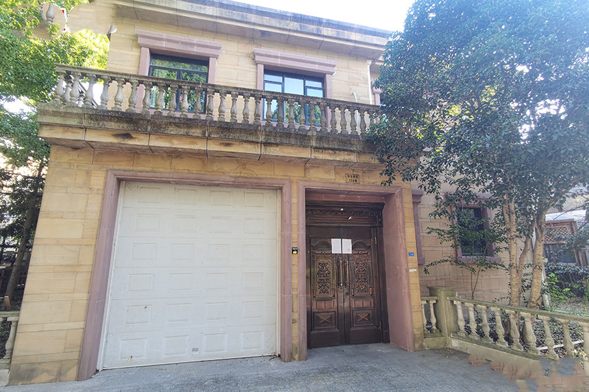 上海市奉贤区华龙别墅南桥镇324栋 