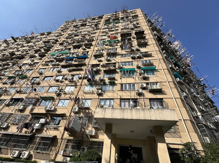 上海市徐汇区钦州公寓760栋10F 